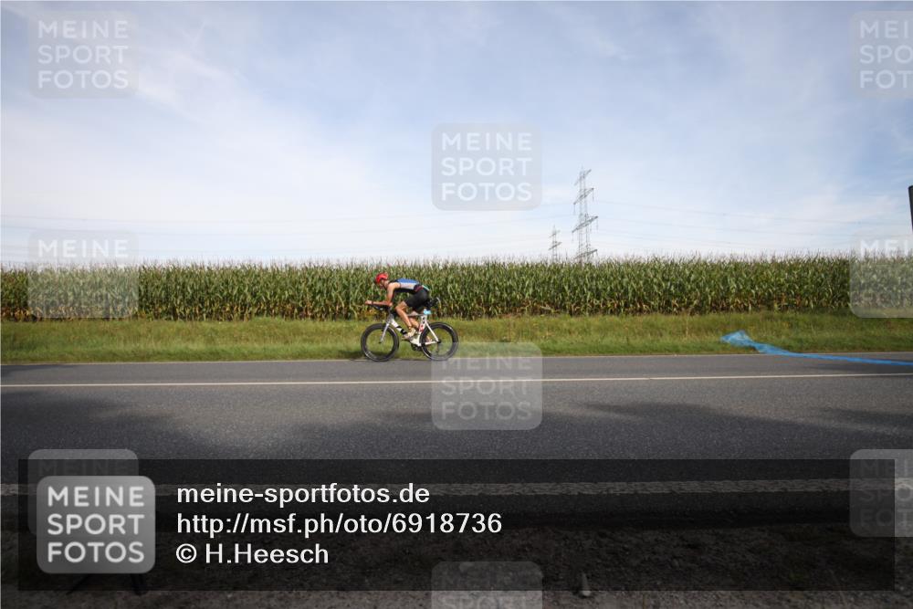01.09.2024 - 17. Tribühne Triathlon H.Heesch http://msf.ph/oto/6918736 01.09.2024 15:48:00 Radfahren 105, 884, 938, 1489 meine-sportfotos.de