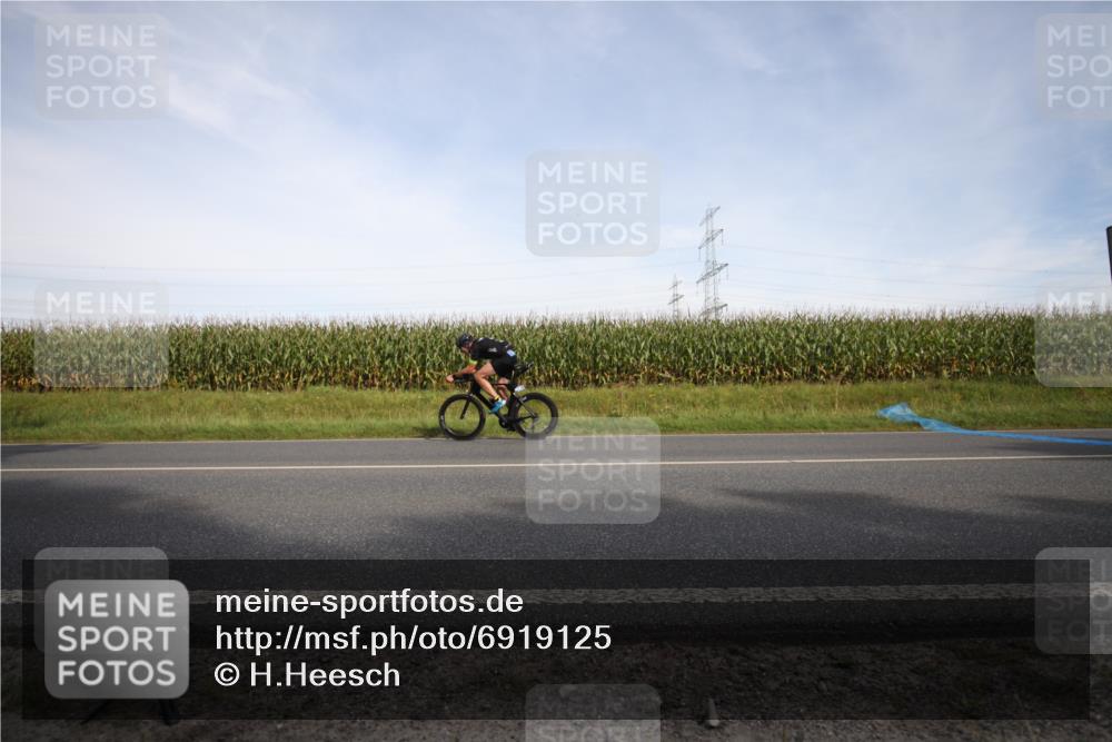 01.09.2024 - 17. Tribühne Triathlon H.Heesch http://msf.ph/oto/6919125 01.09.2024 15:48:45 Radfahren 8, 929, 951, 1049, 1136, 849 meine-sportfotos.de