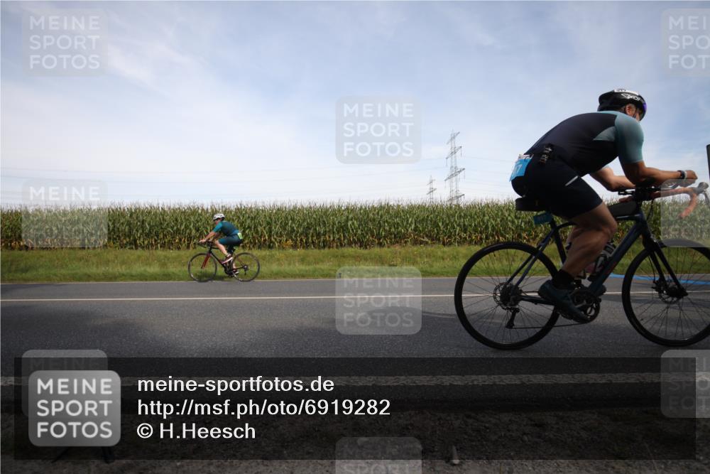 01.09.2024 - 17. Tribühne Triathlon H.Heesch http://msf.ph/oto/6919282 01.09.2024 15:49:16 Radfahren 907, 917, 930, 1120, 1223, 1490, 1494 meine-sportfotos.de