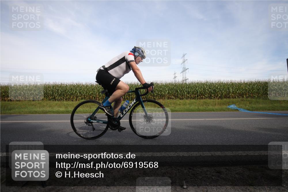 01.09.2024 - 17. Tribühne Triathlon H.Heesch http://msf.ph/oto/6919568 01.09.2024 15:49:54 Radfahren 816, 883, 940, 972, 988, 1043, 1155 meine-sportfotos.de