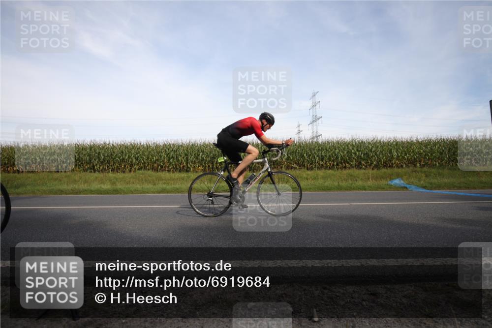 01.09.2024 - 17. Tribühne Triathlon H.Heesch http://msf.ph/oto/6919684 01.09.2024 15:50:02 Radfahren 814, 932, 988, 1125, 1128, 1129, 1157, 1159, 1162, 1413 meine-sportfotos.de