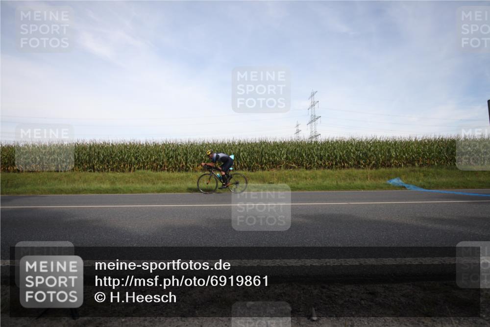 01.09.2024 - 17. Tribühne Triathlon H.Heesch http://msf.ph/oto/6919861 01.09.2024 15:50:16 Radfahren 941, 954, 1121, 1124 meine-sportfotos.de