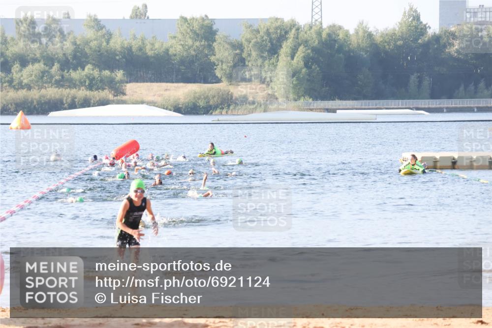 01.09.2024 - 17. Tribühne Triathlon Luisa Fischer http://msf.ph/oto/6921124 01.09.2024 09:01:58 Schwimmen 30 meine-sportfotos.de