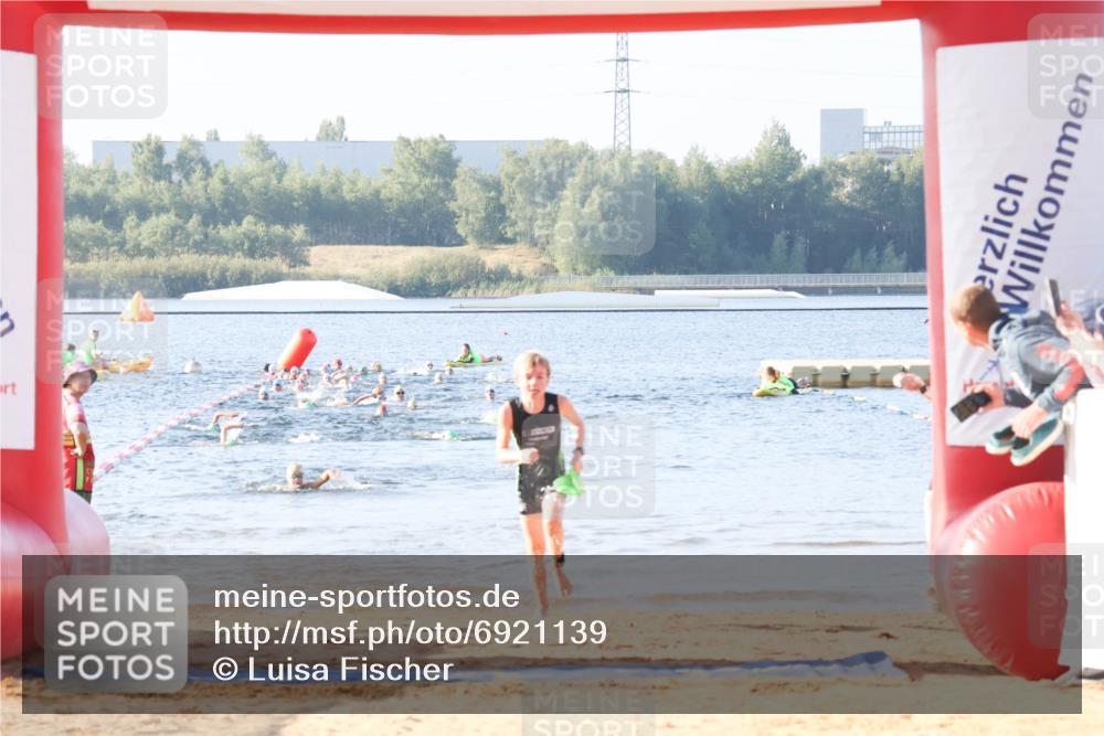 01.09.2024 - 17. Tribühne Triathlon Luisa Fischer http://msf.ph/oto/6921139 01.09.2024 09:02:00 Schwimmen 30 meine-sportfotos.de