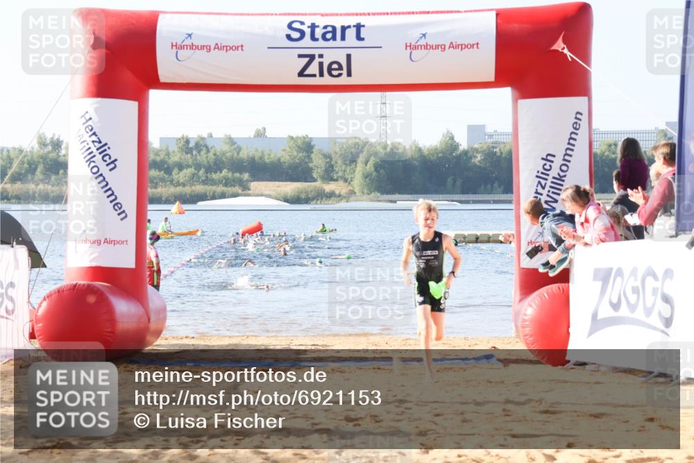 01.09.2024 - 17. Tribühne Triathlon Luisa Fischer http://msf.ph/oto/6921153 01.09.2024 09:02:02 Schwimmen 30 meine-sportfotos.de