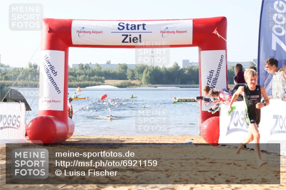 01.09.2024 - 17. Tribühne Triathlon Luisa Fischer http://msf.ph/oto/6921159 01.09.2024 09:02:03 Schwimmen 30 meine-sportfotos.de