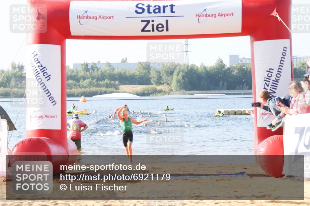 01.09.2024 - 17. Tribühne Triathlon Luisa Fischer http://msf.ph/oto/6921179 01.09.2024 09:02:12 Schwimmen 42 meine-sportfotos.de