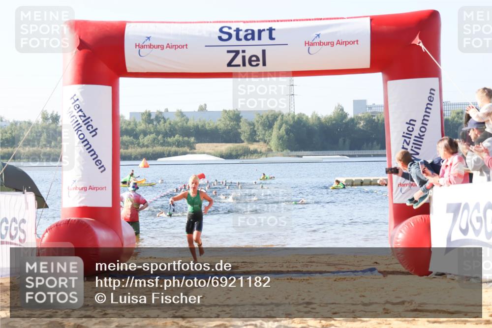 01.09.2024 - 17. Tribühne Triathlon Luisa Fischer http://msf.ph/oto/6921182 01.09.2024 09:02:12 Schwimmen 42 meine-sportfotos.de