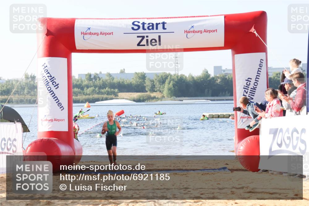 01.09.2024 - 17. Tribühne Triathlon Luisa Fischer http://msf.ph/oto/6921185 01.09.2024 09:02:13 Schwimmen 42 meine-sportfotos.de