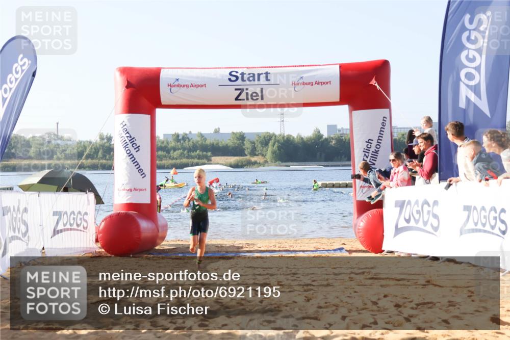 01.09.2024 - 17. Tribühne Triathlon Luisa Fischer http://msf.ph/oto/6921195 01.09.2024 09:02:14 Schwimmen 42 meine-sportfotos.de