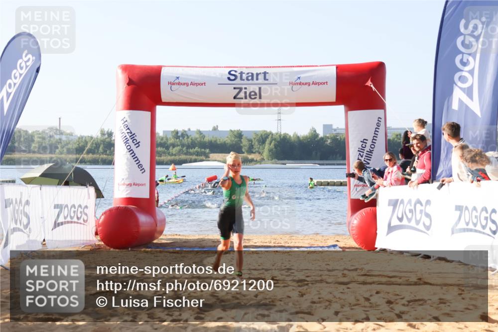 01.09.2024 - 17. Tribühne Triathlon Luisa Fischer http://msf.ph/oto/6921200 01.09.2024 09:02:16 Schwimmen 42 meine-sportfotos.de