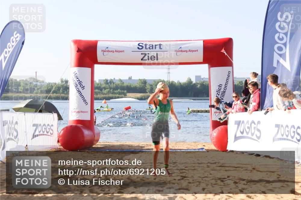 01.09.2024 - 17. Tribühne Triathlon Luisa Fischer http://msf.ph/oto/6921205 01.09.2024 09:02:16 Schwimmen 42 meine-sportfotos.de