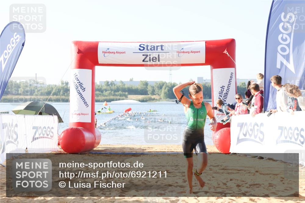 01.09.2024 - 17. Tribühne Triathlon Luisa Fischer http://msf.ph/oto/6921211 01.09.2024 09:02:17 Schwimmen 42 meine-sportfotos.de