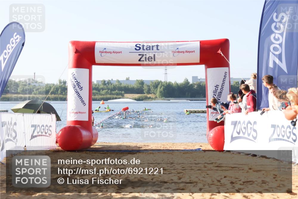 01.09.2024 - 17. Tribühne Triathlon Luisa Fischer http://msf.ph/oto/6921221 01.09.2024 09:02:18 Schwimmen 42 meine-sportfotos.de