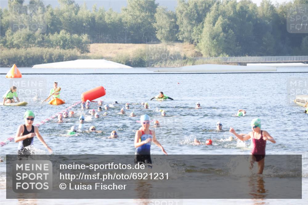01.09.2024 - 17. Tribühne Triathlon Luisa Fischer http://msf.ph/oto/6921231 01.09.2024 09:02:25 Schwimmen 7, 11, 40 meine-sportfotos.de