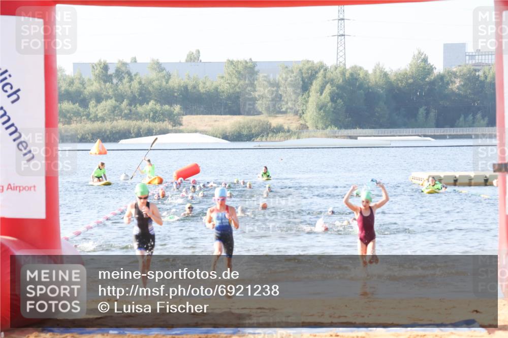 01.09.2024 - 17. Tribühne Triathlon Luisa Fischer http://msf.ph/oto/6921238 01.09.2024 09:02:27 Schwimmen 7, 11, 40 meine-sportfotos.de