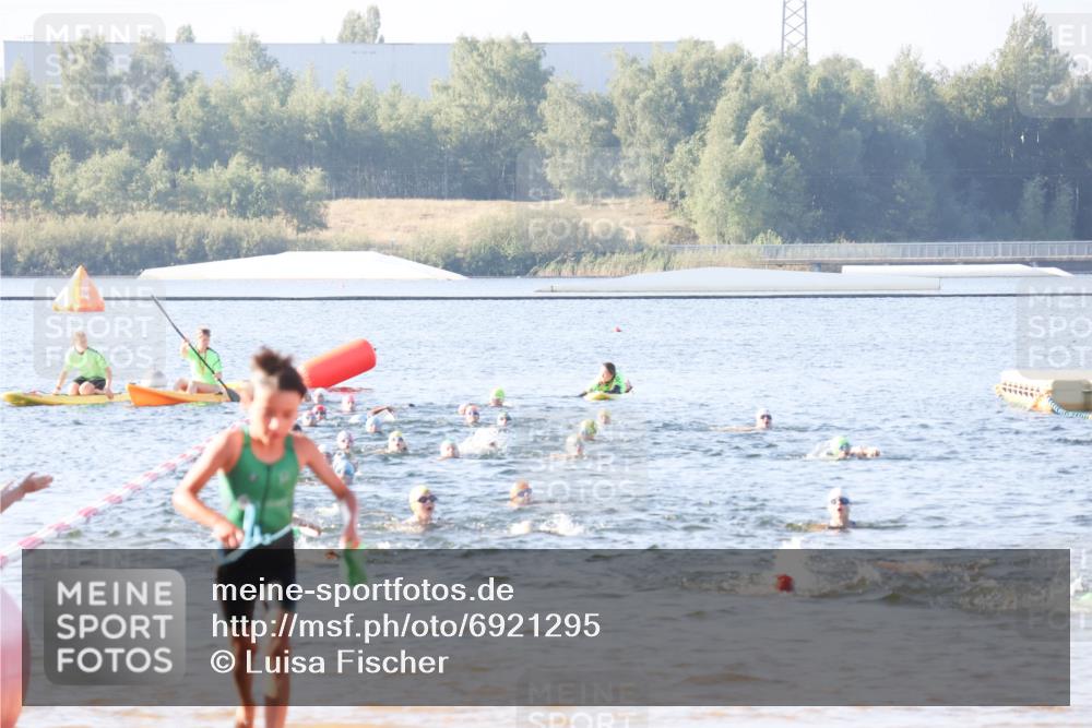 01.09.2024 - 17. Tribühne Triathlon Luisa Fischer http://msf.ph/oto/6921295 01.09.2024 09:02:36 Schwimmen 7, 11, 40, 43 meine-sportfotos.de