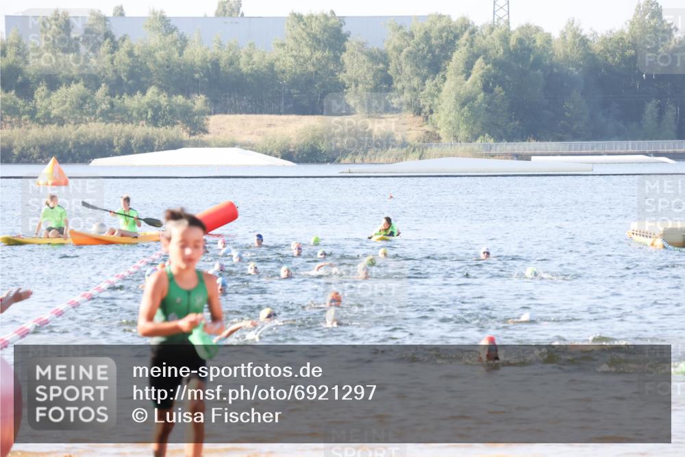 01.09.2024 - 17. Tribühne Triathlon Luisa Fischer http://msf.ph/oto/6921297 01.09.2024 09:02:36 Schwimmen 7, 11, 40, 43 meine-sportfotos.de