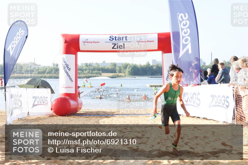 01.09.2024 - 17. Tribühne Triathlon Luisa Fischer http://msf.ph/oto/6921310 01.09.2024 09:02:39 Schwimmen 1, 7, 11, 25, 40, 43 meine-sportfotos.de