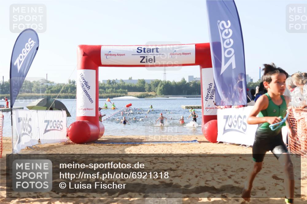 01.09.2024 - 17. Tribühne Triathlon Luisa Fischer http://msf.ph/oto/6921318 01.09.2024 09:02:40 Schwimmen 1, 7, 11, 25, 37, 43 meine-sportfotos.de