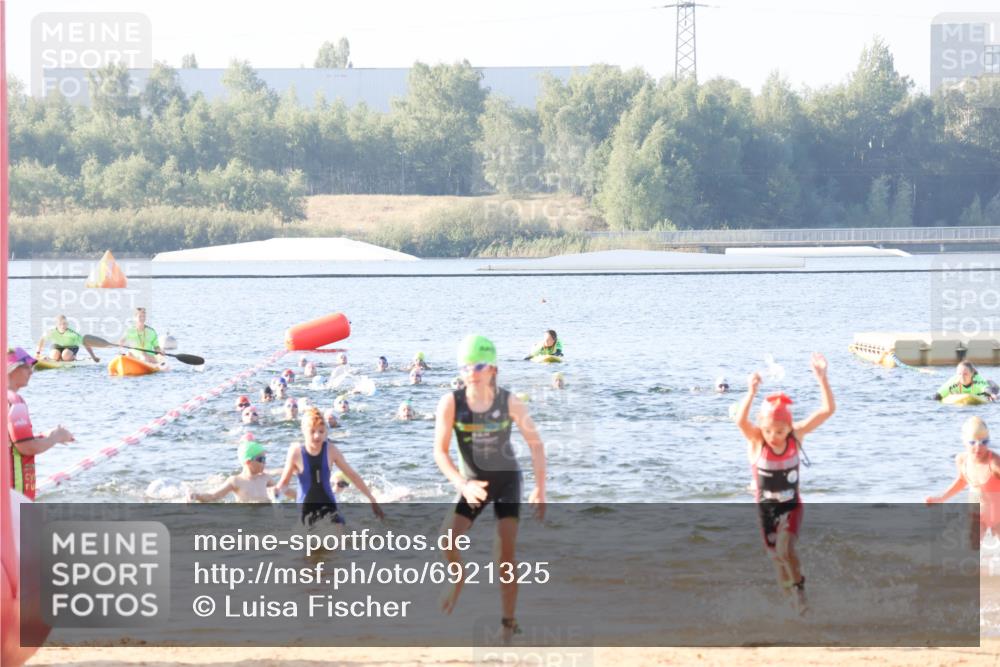 01.09.2024 - 17. Tribühne Triathlon Luisa Fischer http://msf.ph/oto/6921325 01.09.2024 09:02:43 Schwimmen 1, 25, 34, 37, 43 meine-sportfotos.de