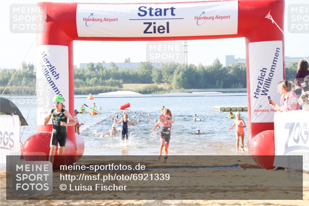 01.09.2024 - 17. Tribühne Triathlon Luisa Fischer http://msf.ph/oto/6921339 01.09.2024 09:02:45 Schwimmen 1, 25, 34, 37, 43 meine-sportfotos.de