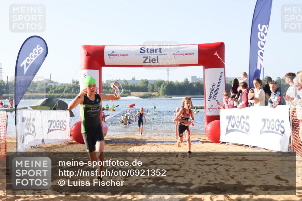 01.09.2024 - 17. Tribühne Triathlon Luisa Fischer http://msf.ph/oto/6921352 01.09.2024 09:02:47 Schwimmen 1, 10, 25, 32, 34, 37, 55 meine-sportfotos.de