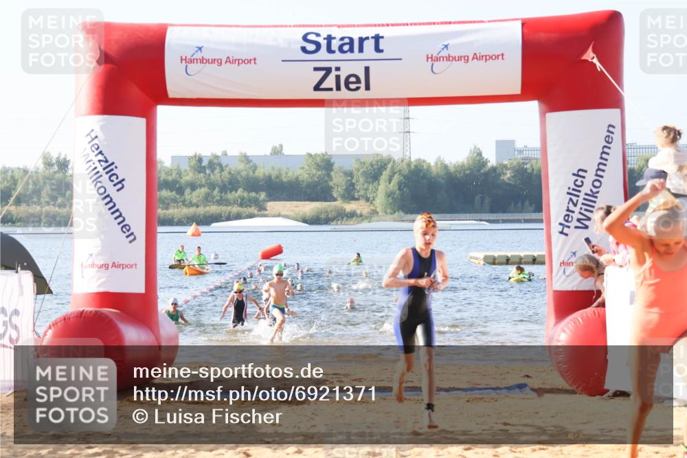 01.09.2024 - 17. Tribühne Triathlon Luisa Fischer http://msf.ph/oto/6921371 01.09.2024 09:02:50 Schwimmen 1, 10, 14, 25, 32, 34, 37, 55 meine-sportfotos.de