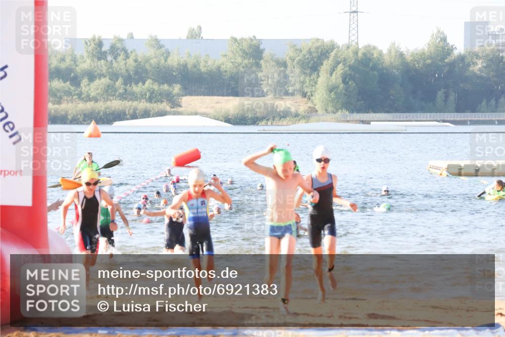 01.09.2024 - 17. Tribühne Triathlon Luisa Fischer http://msf.ph/oto/6921383 01.09.2024 09:02:54 Schwimmen 1, 2, 10, 14, 23, 25, 32, 34, 37, 55 meine-sportfotos.de