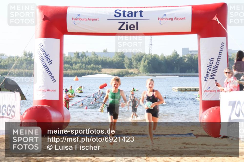 01.09.2024 - 17. Tribühne Triathlon Luisa Fischer http://msf.ph/oto/6921423 01.09.2024 09:03:01 Schwimmen 2, 10, 14, 23, 27, 32, 55 meine-sportfotos.de