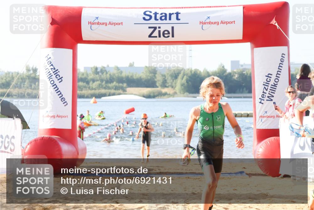 01.09.2024 - 17. Tribühne Triathlon Luisa Fischer http://msf.ph/oto/6921431 01.09.2024 09:03:03 Schwimmen 2, 10, 14, 23, 27, 32, 55 meine-sportfotos.de