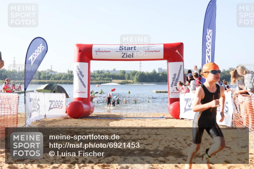 01.09.2024 - 17. Tribühne Triathlon Luisa Fischer http://msf.ph/oto/6921453 01.09.2024 09:03:08 Schwimmen 2, 19, 23, 27, 38, 51 meine-sportfotos.de