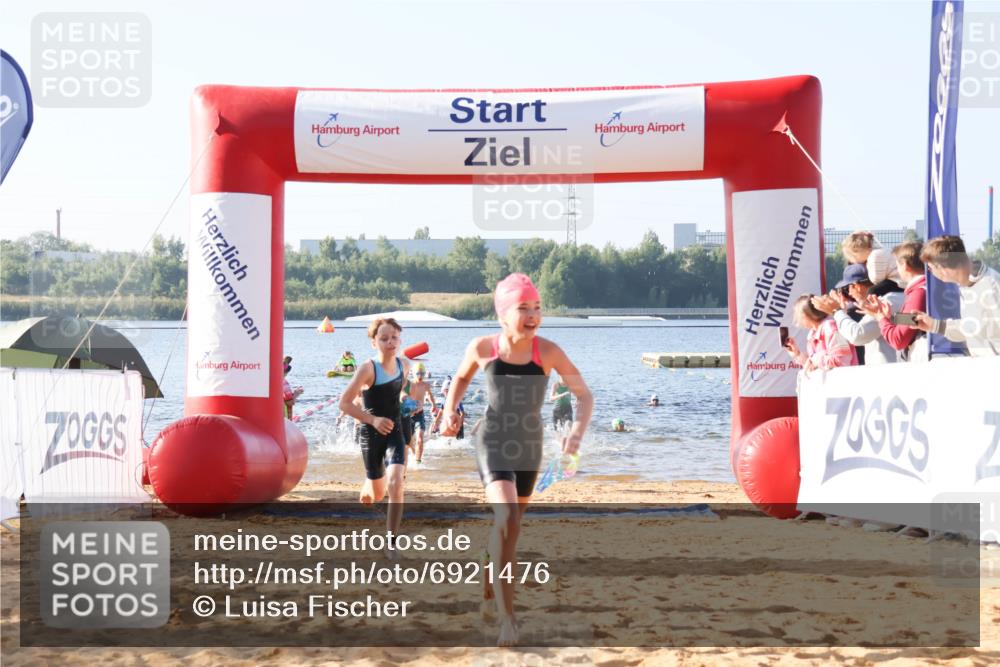 01.09.2024 - 17. Tribühne Triathlon Luisa Fischer http://msf.ph/oto/6921476 01.09.2024 09:03:14 Schwimmen 6, 13, 16, 18, 19, 27, 33, 38, 50, 51, 1487 meine-sportfotos.de