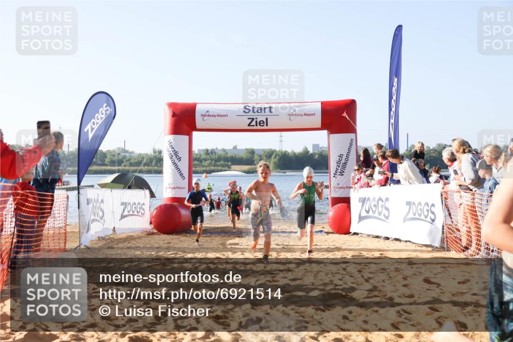 01.09.2024 - 17. Tribühne Triathlon Luisa Fischer http://msf.ph/oto/6921514 01.09.2024 09:03:21 Schwimmen 6, 13, 16, 18, 19, 20, 33, 38, 46, 50, 51, 54, 1487 meine-sportfotos.de