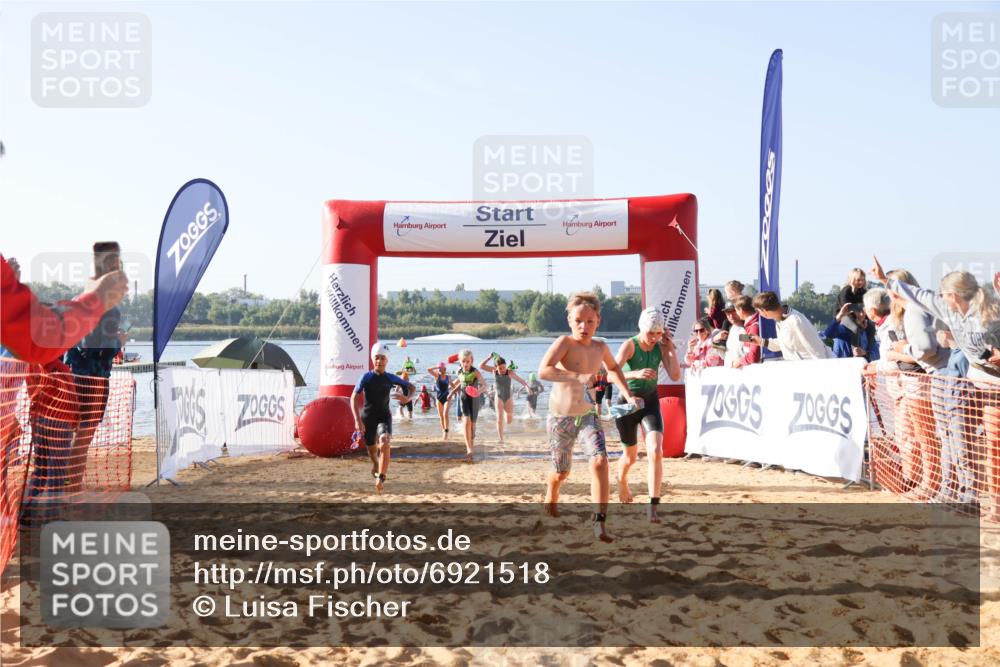 01.09.2024 - 17. Tribühne Triathlon Luisa Fischer http://msf.ph/oto/6921518 01.09.2024 09:03:21 Schwimmen 6, 13, 16, 18, 19, 20, 33, 38, 46, 50, 51, 54, 1487 meine-sportfotos.de