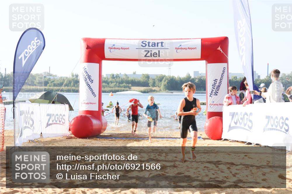 01.09.2024 - 17. Tribühne Triathlon Luisa Fischer http://msf.ph/oto/6921566 01.09.2024 09:03:29 Schwimmen 6, 12, 13, 16, 18, 20, 22, 26, 33, 44, 46, 47, 54 meine-sportfotos.de