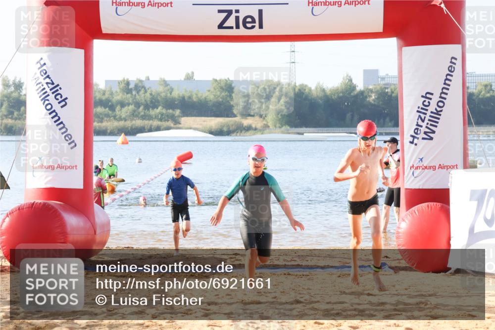 01.09.2024 - 17. Tribühne Triathlon Luisa Fischer http://msf.ph/oto/6921661 01.09.2024 09:03:51 Schwimmen 5, 28, 31, 36, 41, 56 meine-sportfotos.de