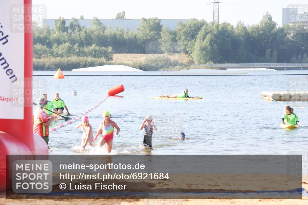 01.09.2024 - 17. Tribühne Triathlon Luisa Fischer http://msf.ph/oto/6921684 01.09.2024 09:04:00 Schwimmen 3, 41, 49, 56, 76 meine-sportfotos.de