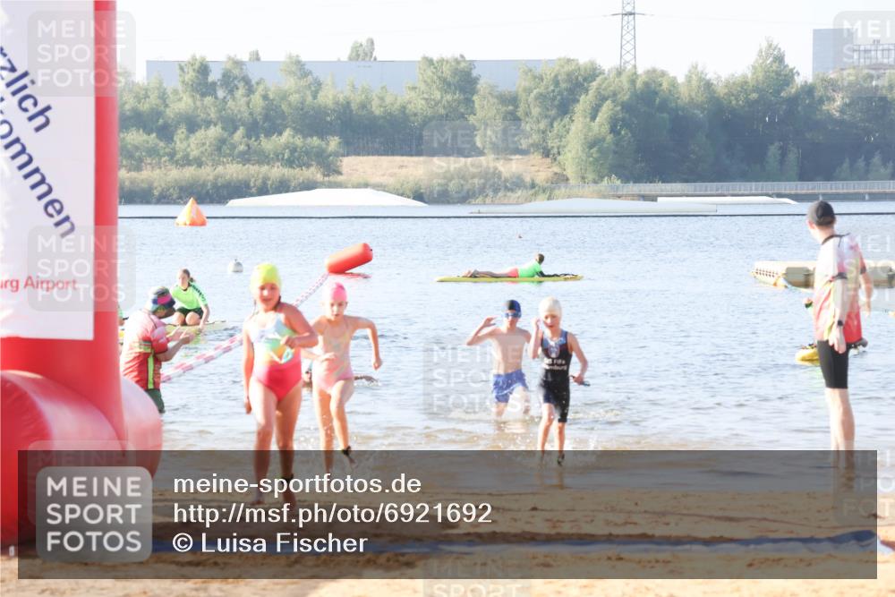 01.09.2024 - 17. Tribühne Triathlon Luisa Fischer http://msf.ph/oto/6921692 01.09.2024 09:04:04 Schwimmen 3, 24, 49, 76 meine-sportfotos.de