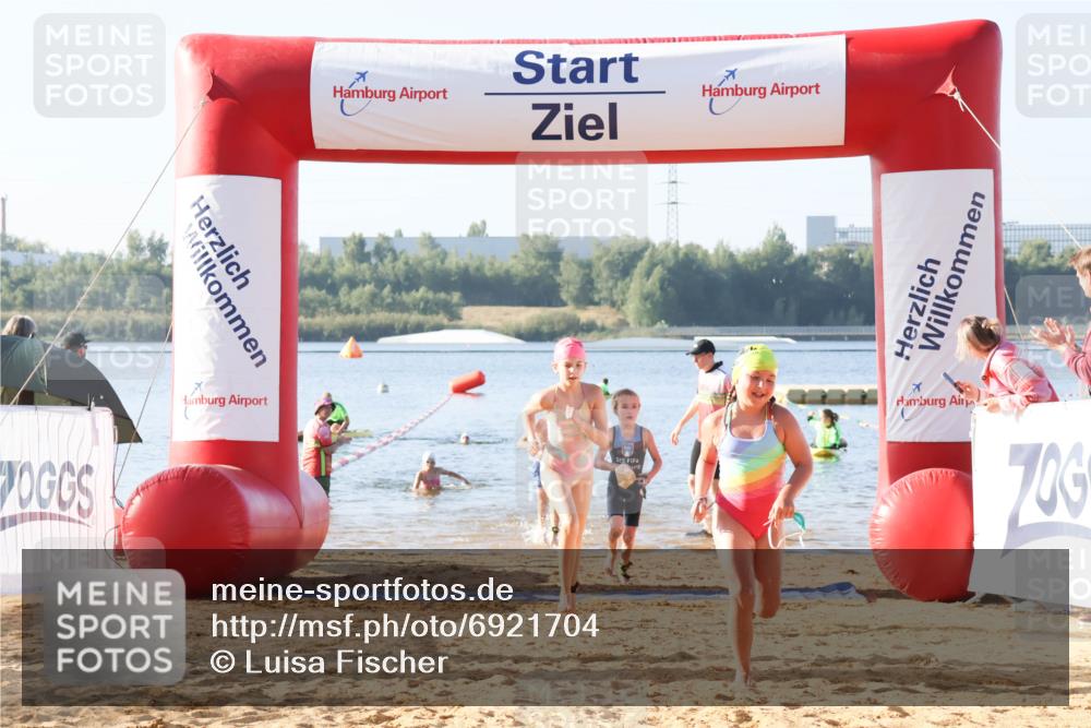 01.09.2024 - 17. Tribühne Triathlon Luisa Fischer http://msf.ph/oto/6921704 01.09.2024 09:04:07 Schwimmen 3, 24, 49, 76, 1488 meine-sportfotos.de