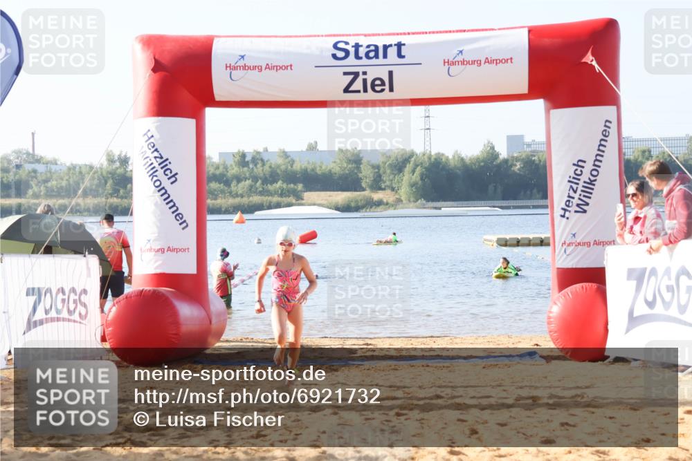 01.09.2024 - 17. Tribühne Triathlon Luisa Fischer http://msf.ph/oto/6921732 01.09.2024 09:04:15 Schwimmen 3, 24, 49, 76, 1488 meine-sportfotos.de