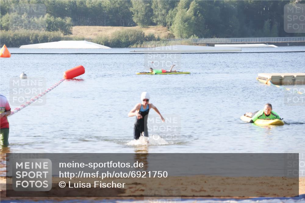 01.09.2024 - 17. Tribühne Triathlon Luisa Fischer http://msf.ph/oto/6921750 01.09.2024 09:04:37 Schwimmen 21 meine-sportfotos.de