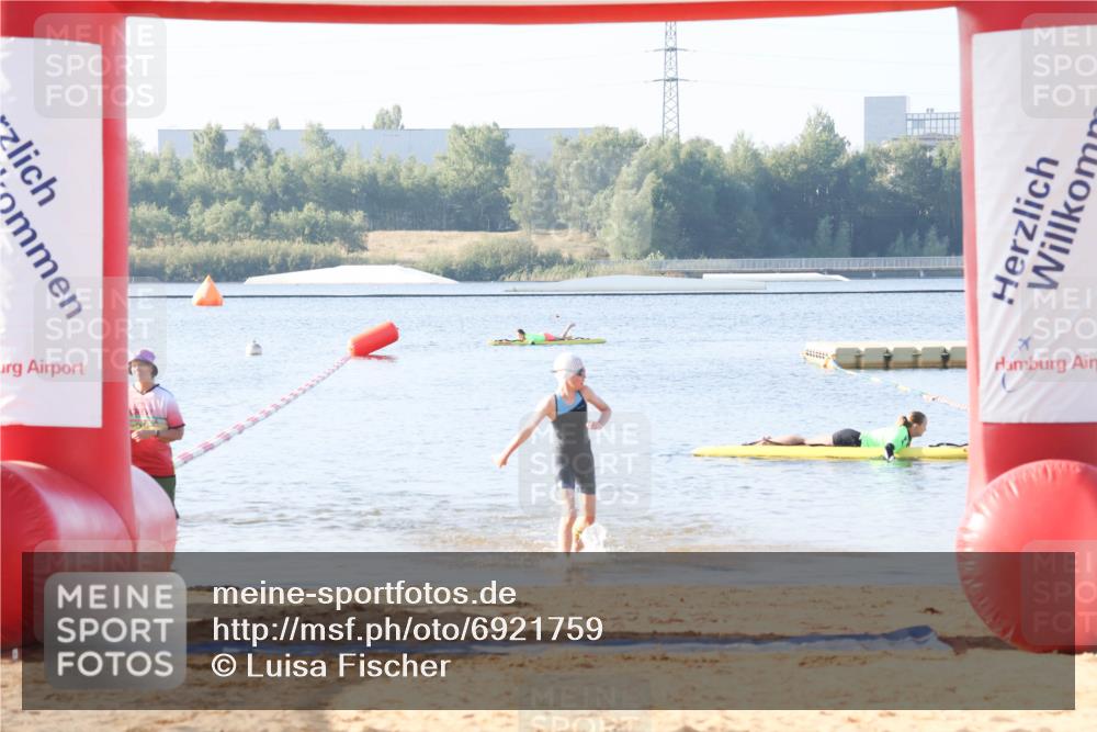 01.09.2024 - 17. Tribühne Triathlon Luisa Fischer http://msf.ph/oto/6921759 01.09.2024 09:04:40 Schwimmen 21 meine-sportfotos.de