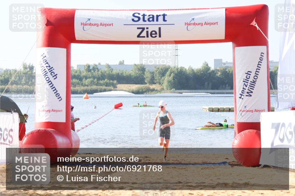 01.09.2024 - 17. Tribühne Triathlon Luisa Fischer http://msf.ph/oto/6921768 01.09.2024 09:04:43 Schwimmen 21 meine-sportfotos.de