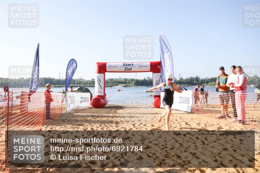 01.09.2024 - 17. Tribühne Triathlon Luisa Fischer http://msf.ph/oto/6921784 01.09.2024 09:04:46 Schwimmen 21 meine-sportfotos.de