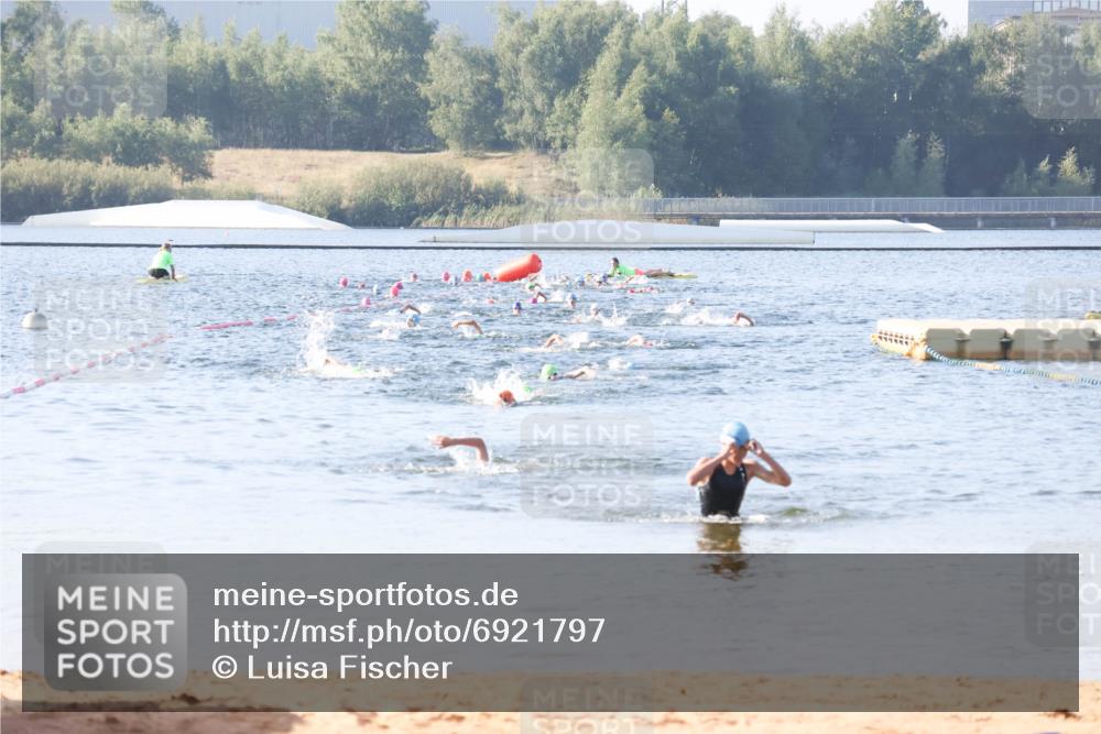 01.09.2024 - 17. Tribühne Triathlon Luisa Fischer http://msf.ph/oto/6921797 01.09.2024 09:28:25 Schwimmen 117 meine-sportfotos.de