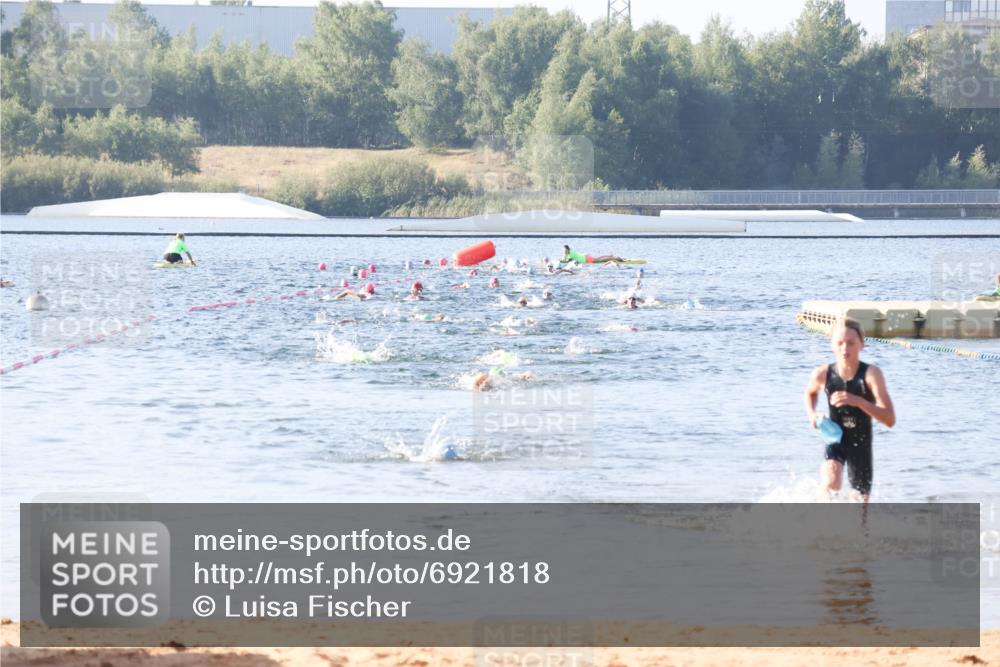 01.09.2024 - 17. Tribühne Triathlon Luisa Fischer http://msf.ph/oto/6921818 01.09.2024 09:28:29 Schwimmen 117 meine-sportfotos.de