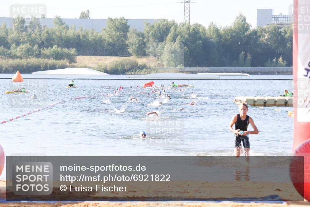 01.09.2024 - 17. Tribühne Triathlon Luisa Fischer http://msf.ph/oto/6921822 01.09.2024 09:28:29 Schwimmen 117 meine-sportfotos.de