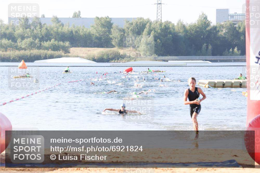 01.09.2024 - 17. Tribühne Triathlon Luisa Fischer http://msf.ph/oto/6921824 01.09.2024 09:28:30 Schwimmen 117 meine-sportfotos.de