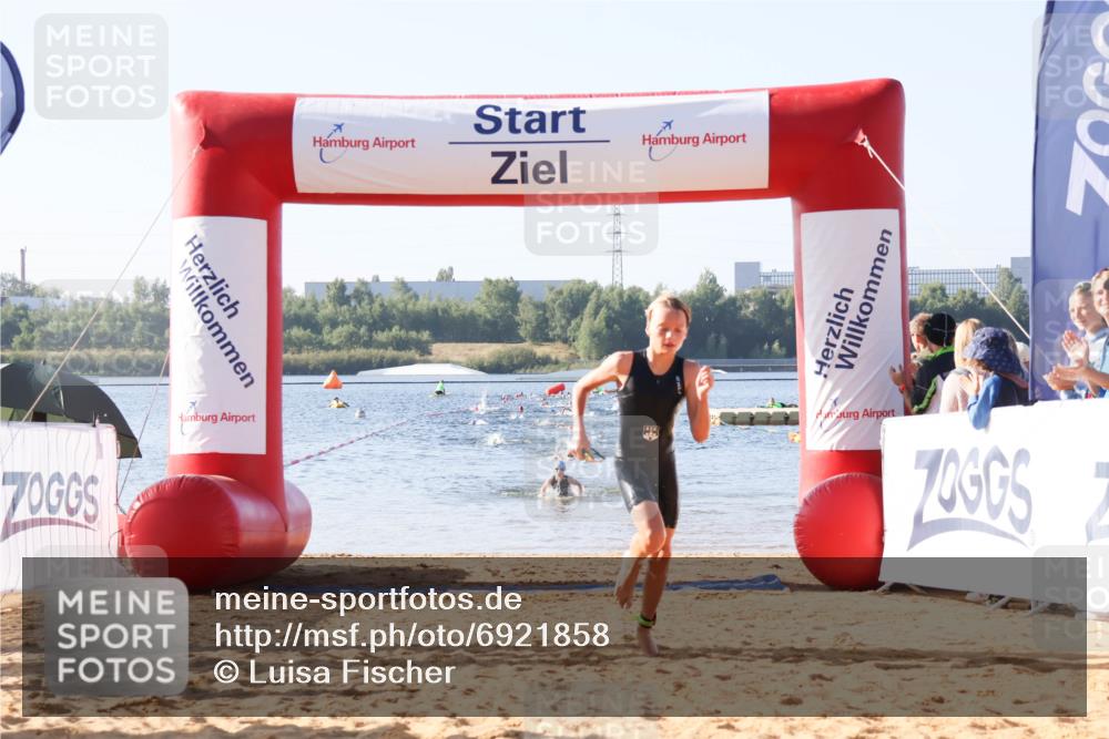 01.09.2024 - 17. Tribühne Triathlon Luisa Fischer http://msf.ph/oto/6921858 01.09.2024 09:28:34 Schwimmen 72, 117 meine-sportfotos.de